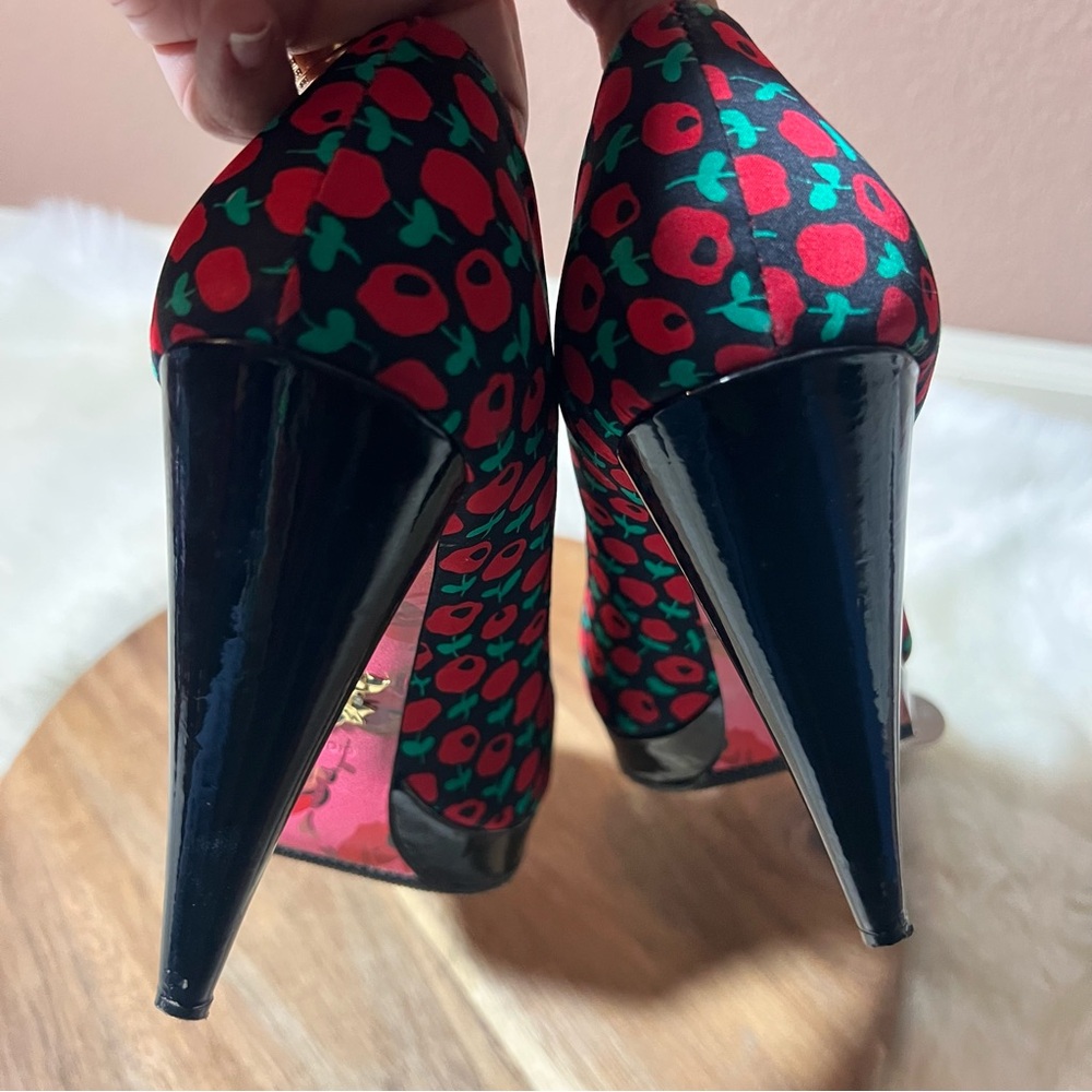 Betsey Johnson Rockabilly Stylish Red and Green Peep-Toe Heels Size 6 - Picture 11 of 12